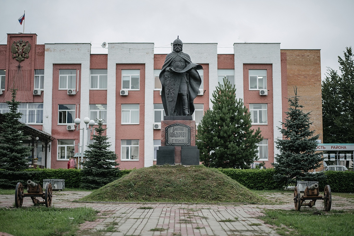 Памятник воеводе Дмитрию Кондырёву