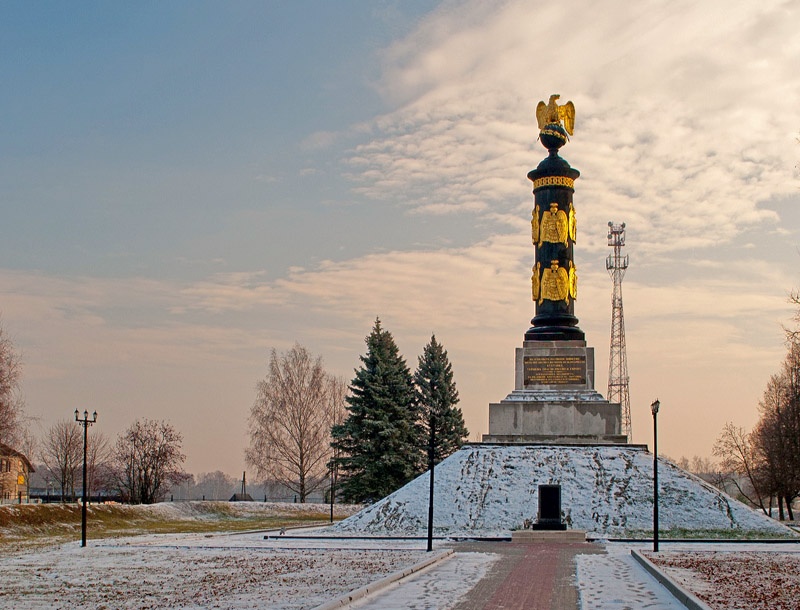 Монумент русской воинской славы, установленный крестьянами в 1834 году.