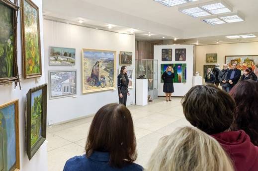 Главная художественная выставка региона проходит в галерее Дома художника