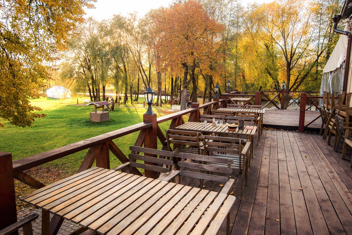 Летняя вернада кафе Гончаровъ.