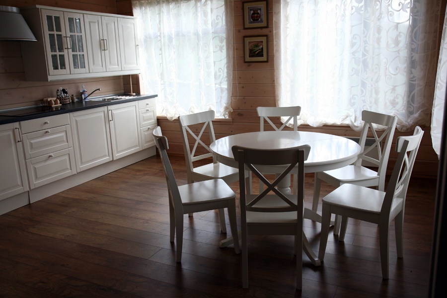 Кухня в коттедже