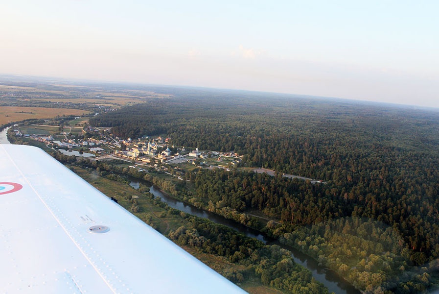 Оптина пустынь из кабины самолета.