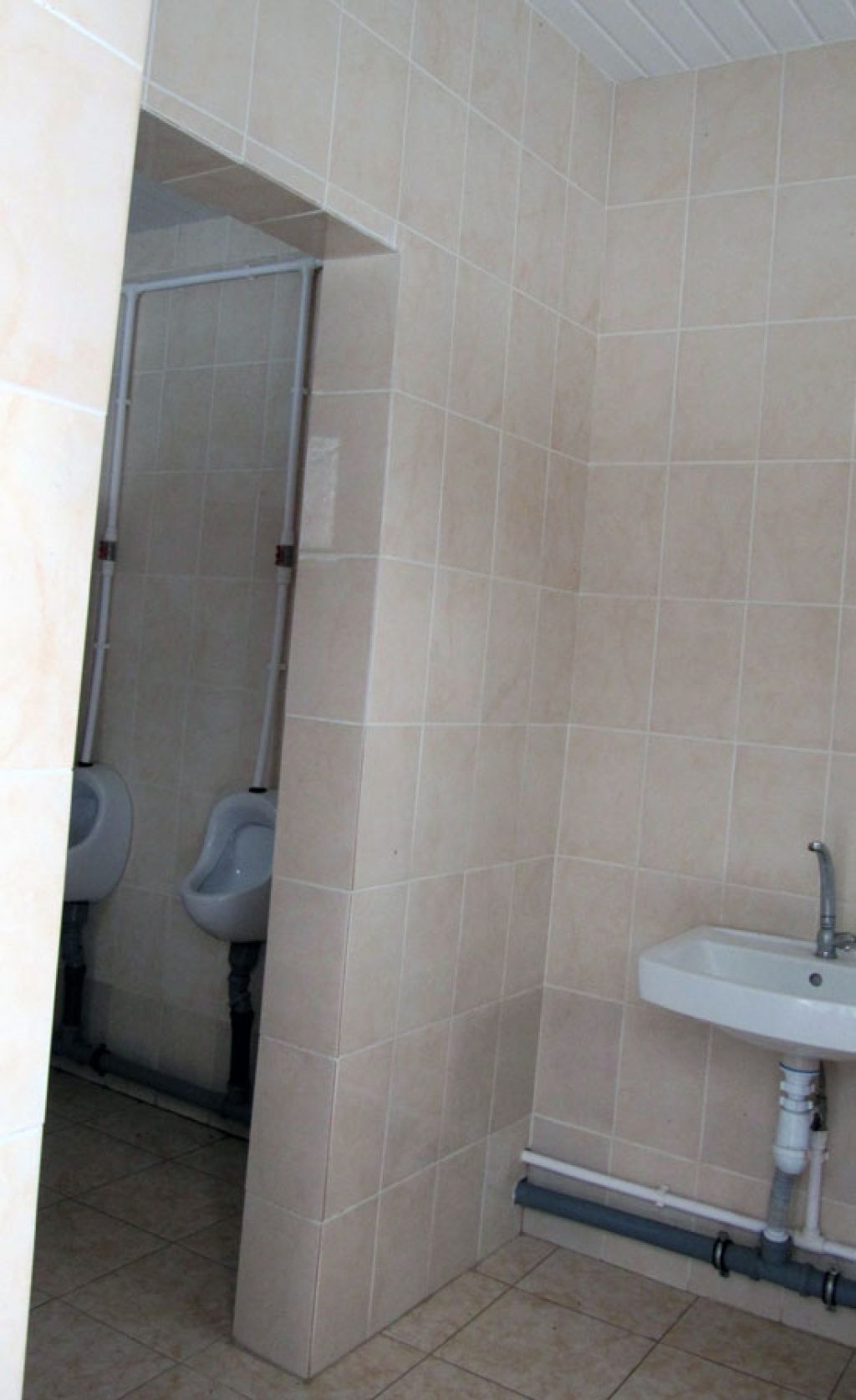 Общий туалет на улице