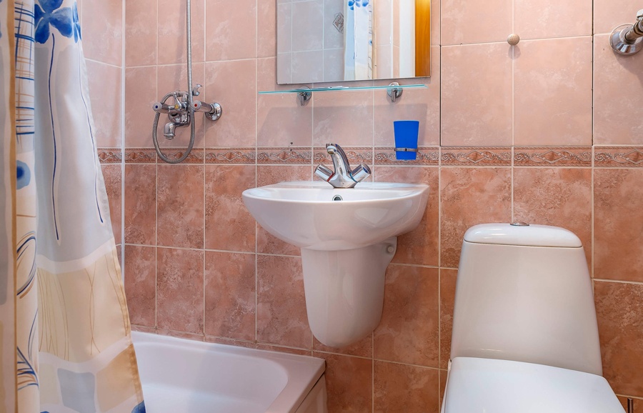 Санузел в стандартном номере.