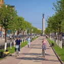 Вид на обелиск с улицы Кирова.