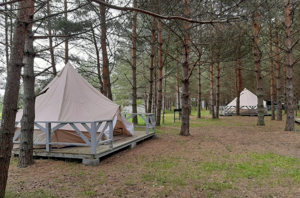 Кемпинг повышенной комфортности «Ильинское» («Белые бугры»)