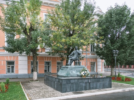 Памятник А.Л. Чижевскому