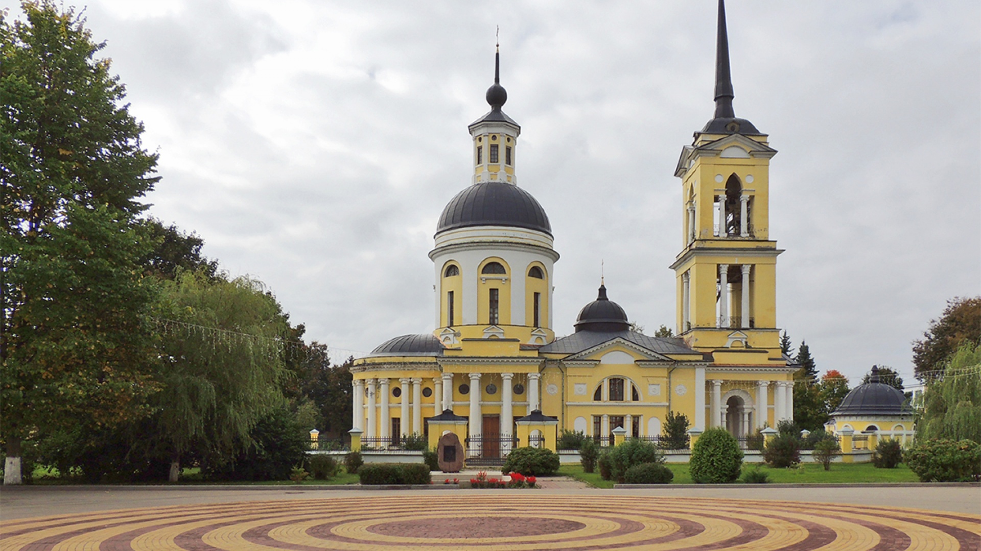 Соборная площадь Мосальска